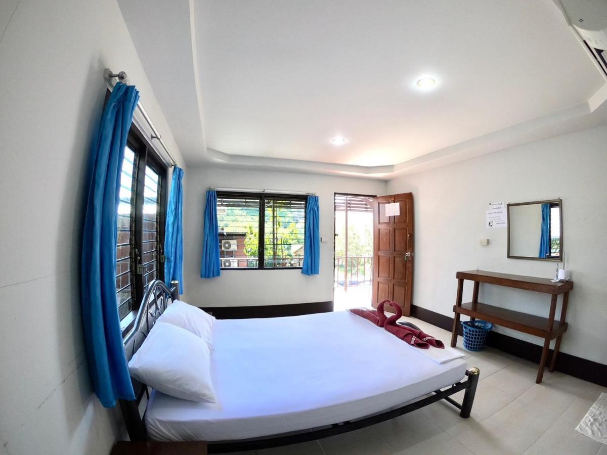Jr Gym & Resort Phi Phi Don Exterior photo